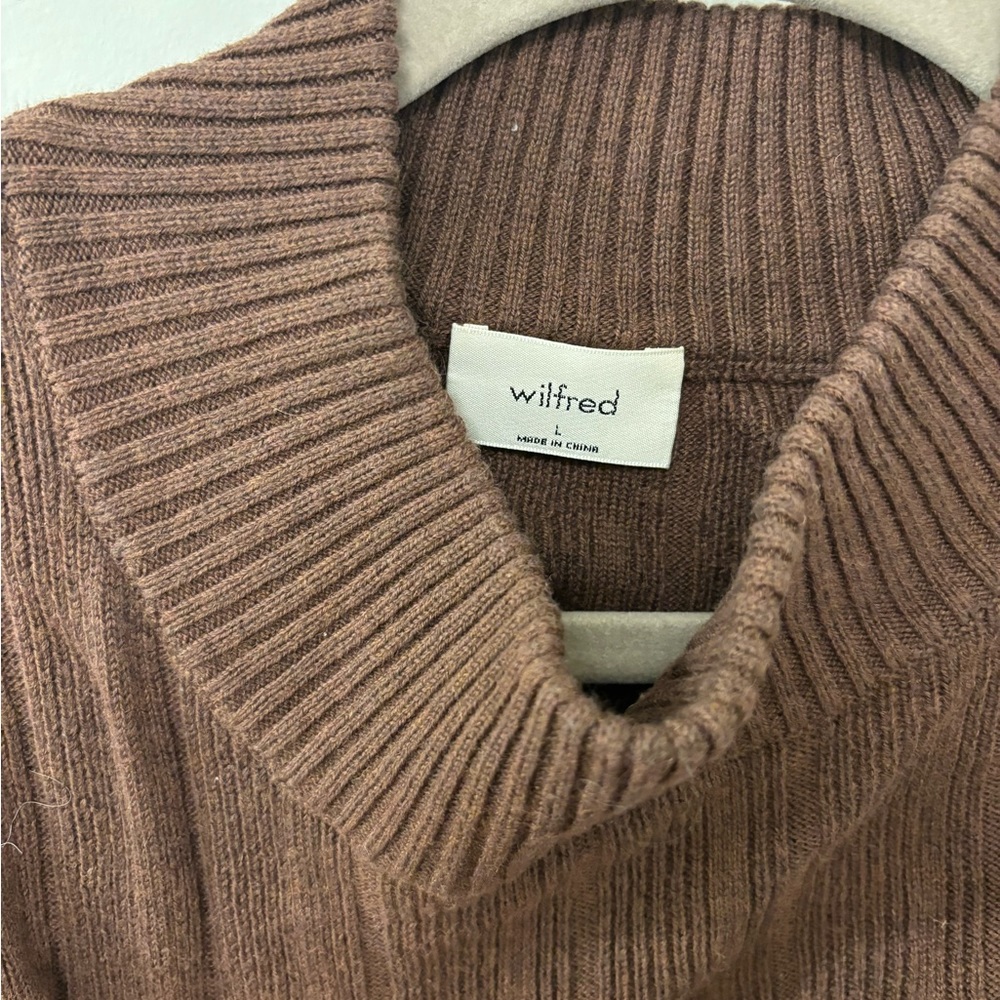 Brown knit aritzia (large)
